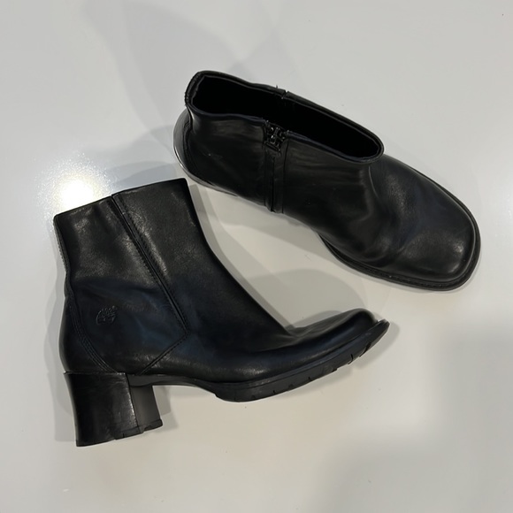 Timberland Shoes - Timberland Black Square Toe Stacked Heel Leather Booties 8.5